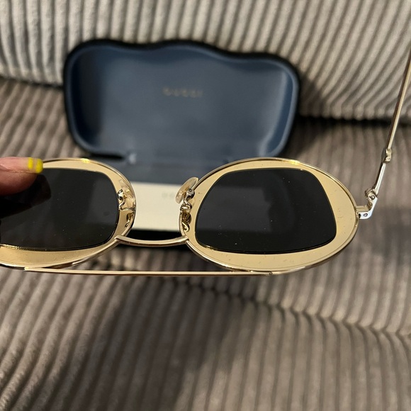 GUCCI 
Round Frame Sylvie Web Sunglasses GG0105S Gold - Picture 8 of 11